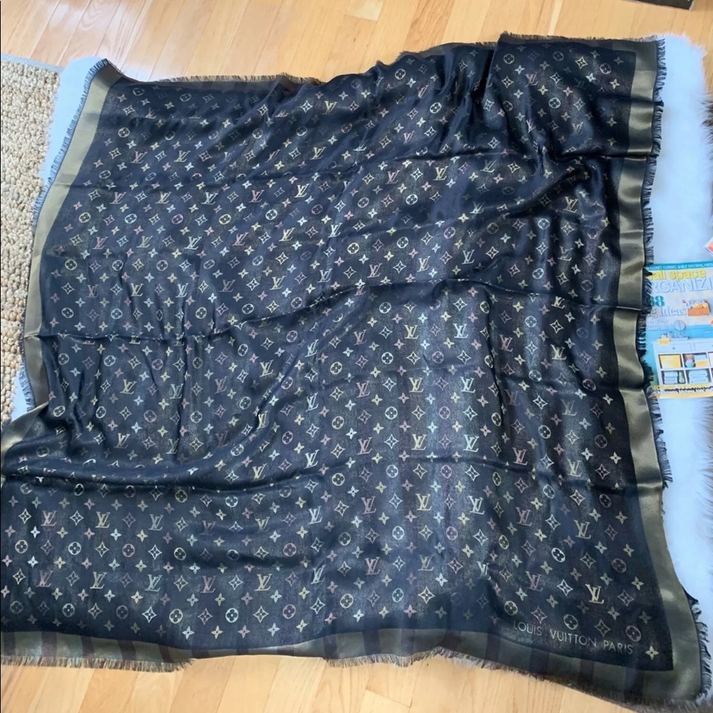 LV Monogram So Shine Silk/GoldenScarf/Shawl 100%Authentic Louis Vuitton MRSP$730 - Picture 10 of 14